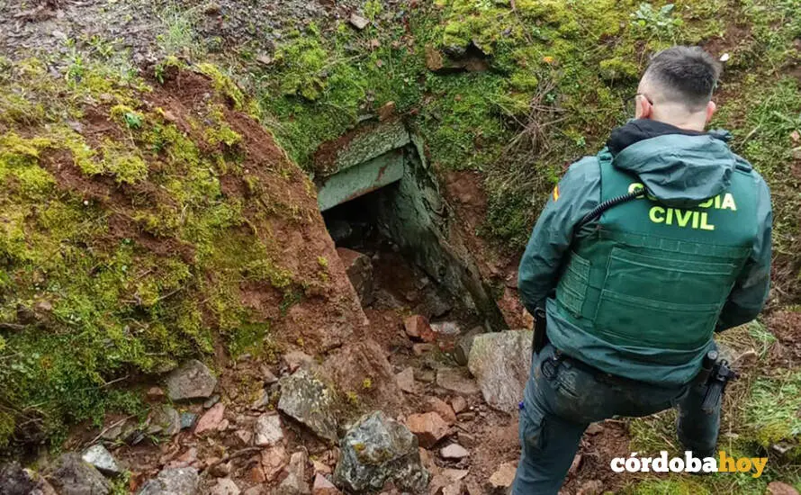 Arqueta donde fue rescatado el octogenario brit&aacute;nico por la Guardia Civil de Villaviciosa FOTO GUARDIA CIVIL