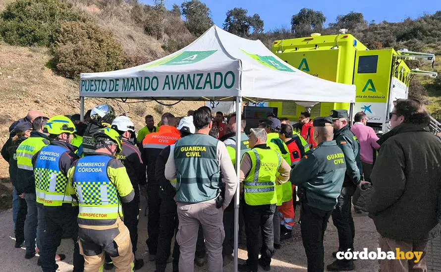 Agentes de la Guardia Cicil en el puesto de mando avanzado en el accidente ferroviario de Adamuz, en una imagen de archivo FOTO JUNTA DE ANDALUC&Iacute;A
