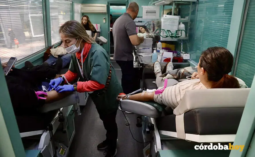 Donaci&oacute;n de sangre en Andaluc&iacute;a a ra&iacute;z del llamamiento por el accidente ferroviario de Adamuz FOTO JUNTA DE ANDALUC&Iacute;A