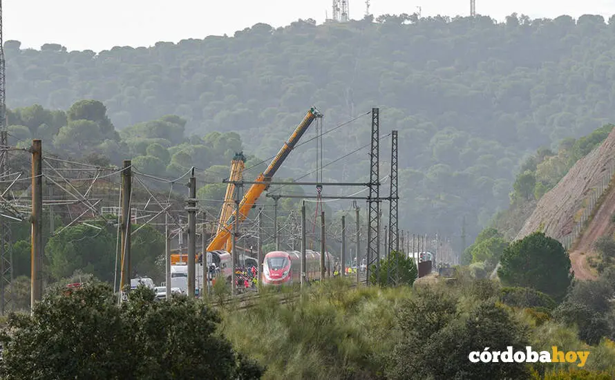 Trabajos de rescate de los convoyes involucrados en el accidente ferroviario de Adamuz FOTO FRANCISCO J. OLMO / EUROPA PRESS