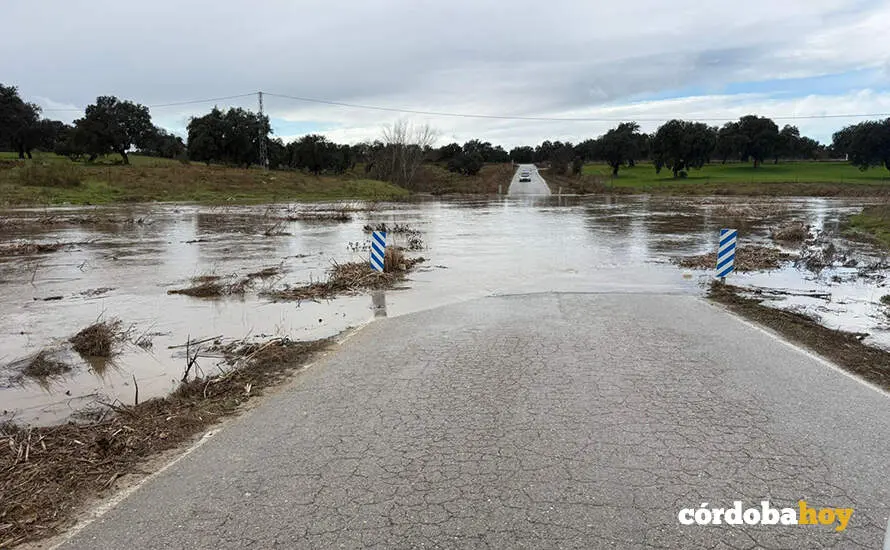 Inundaci&oacute;n del vado transitable del r&iacute;o Guadarramilla en la CO-7409, en una imagen de archivo FOTO DIPUTACI&Oacute;N DE C&Oacute;RDOBA