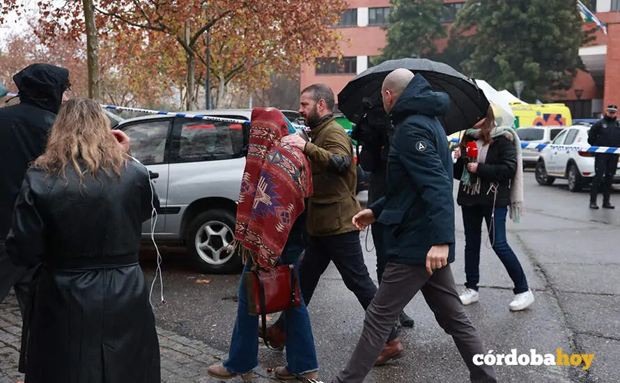 Imagen de la entrada al centro c&iacute;vico Poniente Sur de C&oacute;rdoba, donde se ubic&oacute; el punto de informaci&oacute;n y atenci&oacute;n a familiares de las v&iacute;ctimas del accidente ferroviario ocurrido el domingo 18 de enero en Adamuz FOTO ROC&Iacute;O RUZ / EUROPA PRESS