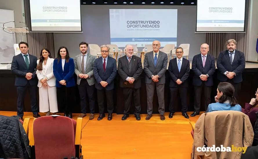 Apertura de las jornadas 'Construyendo Oportunidades. Industria, Vivienda y Defensa en C&oacute;rdoba', organizadas por la Asociaci&oacute;n de J&oacute;venes Empresarios FOTO AJE