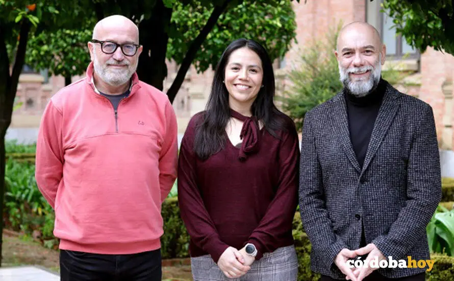 El equipo que ha llevado a cabo el estudio: V&iacute;ctor Pav&oacute;n, Cynthia Pimentel y Javier &Aacute;vila FOTO UCO
