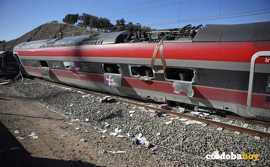 Uno de los vagones del tren de Iryo implicado en el accidente ferroviario en Adamuz FOTO Joaquin Corchero / Europa Press