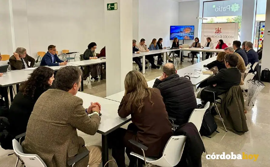 Mesa de trabajo estrat&eacute;gica del Imdeec y Empleo para para dise&ntilde;ar el mapa formativo de 2026 de cara a la BLET FOTO AYUNTAMIENTO DE C&Oacute;RDOBA