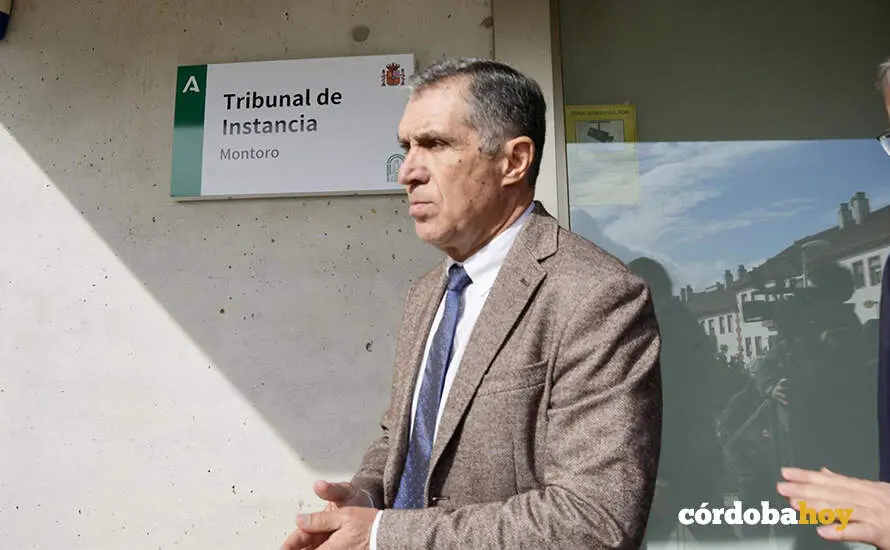 El presidente del Tribunal Superior de Justicia de Andaluc&iacute;a (TSJA), Lorenzo del R&iacute;o, visita los Juzgados de Montoro para interesarse por las necesidades y refuerzos al asumir la investigaci&oacute;n del accidente ferroviario ocurrido en Adamuz FOTO EDUARDO BRIONES / EUROPA PRESS
