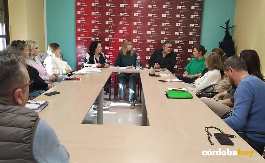 Encuentro de trabajadoras de Atende con UGT, Junta de Andaluc&iacute;a y concejales socialistas FOTO UGT
