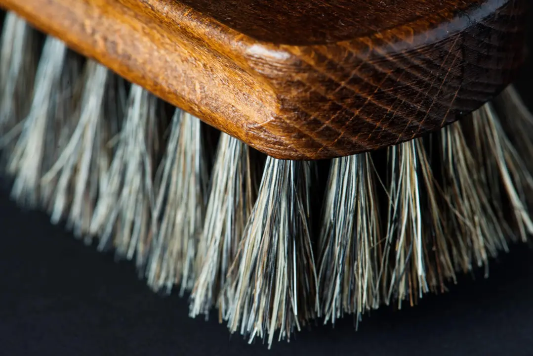 Gu&iacute;a definitiva para cuidar el cabello con un cepillo de cerdas de jabal&iacute;