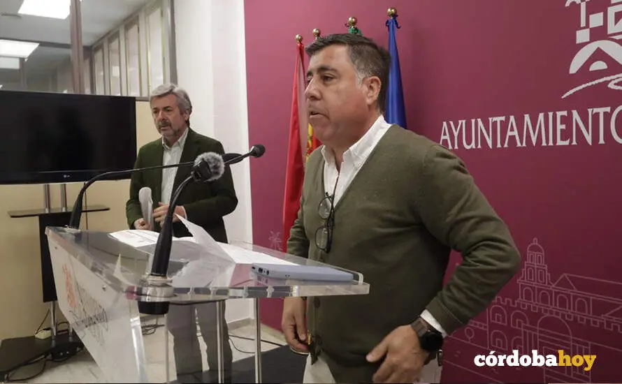 El concejal de Infraestructuras, Miguel Ruiz Madruga, en la rueda de prensa de hoy FOTO RAFA MELLADO SENIOR
