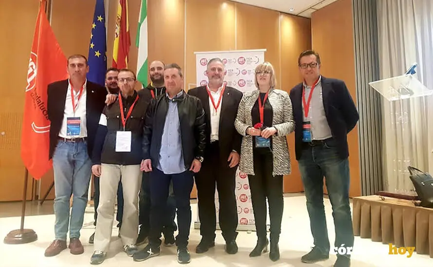 La directiva de UGT FICA al completo, con Pedro T&eacute;llez (tercero por la derecha) FOTO UGT