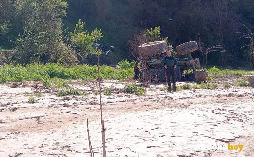 Estado del tractor accidentado en Fuente-T&oacute;jar, en una imagen de archivo FOTO CONSORCIO PROVINCIAL