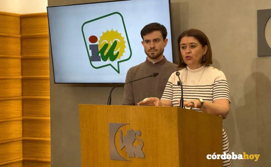 Los diputados de IU en la Diputaci&oacute;n de C&oacute;rdoba, Jos&eacute; Manuel Cobo e Irene Ruiz FOTO IU