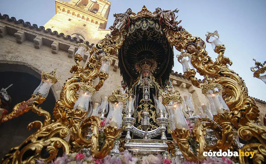 Salida procesional de la hermandad de &Aacute;nimas