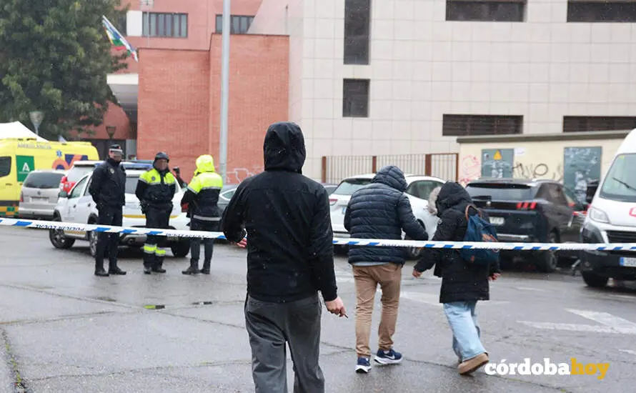 Imagen de la entrada al centro c&iacute;vico Poniente Sur de C&oacute;rdoba, donde se ubic&oacute; el punto de informaci&oacute;n y atenci&oacute;n a familiares de las v&iacute;ctimas del accidente ferroviario Adamuz FOTO ROC&Iacute;O RUZ / EUROPA PRESS