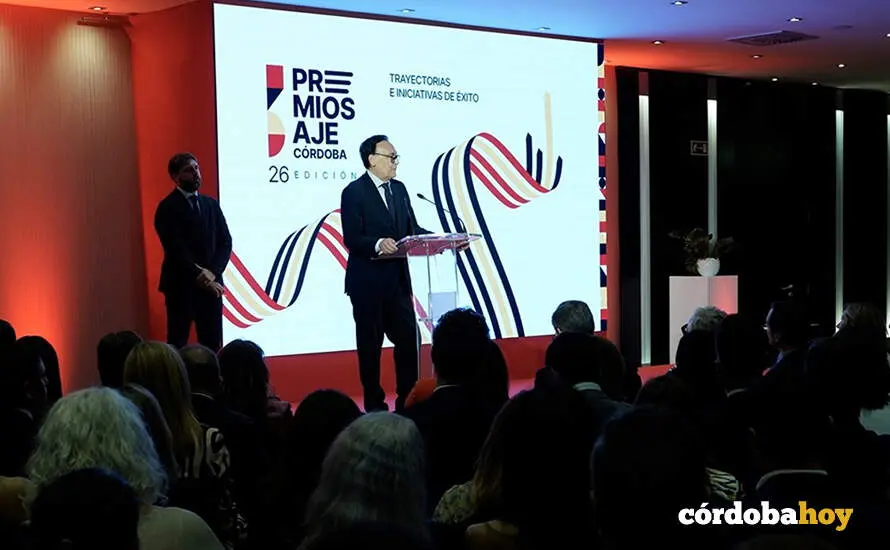 G&oacute;mez Villamandos, durante su intervenci&oacute;n en la gala de entrega de los Premios AJE C&oacute;rdoba 2026 FOTO JUNTA DE ANDALUC&Iacute;A
