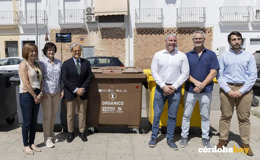 Presentaci&oacute;n en La Carlota del quinto contenedor adquirido por Epremasa FOTO DIPUTACI&Oacute;N DE C&Oacute;RDOBA