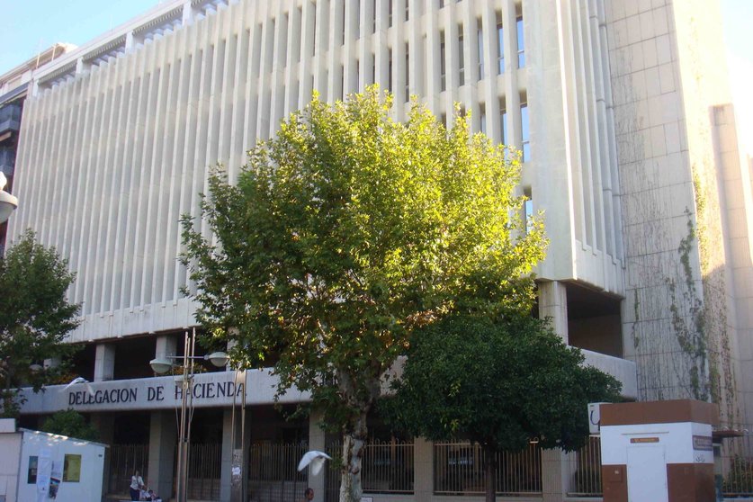 Edificio_de_la_Delegación_de_Hacienda_(Córdoba,_Spain)