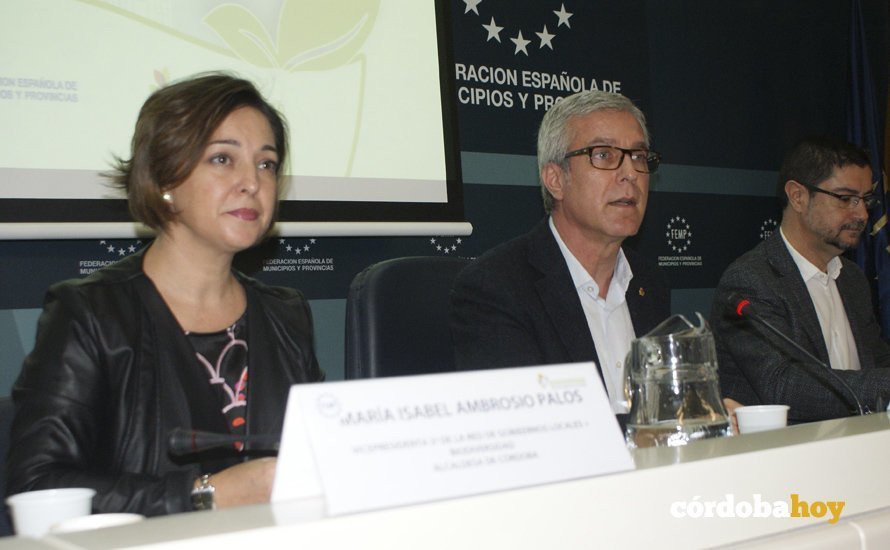 La alcaldesa, Isabel Ambrosio, durante la Asamblea sobre la biodiversidad urbana celebrada en Madrid