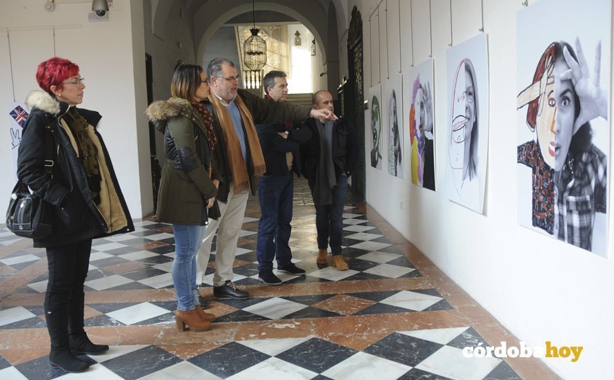 El patio Barroco de Diputación acoge la exposición de Antonio Guerra y Rosa de Gabriel