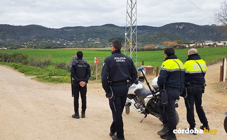 Policía Local de Córdoba en labores de control de una prueba deportiva