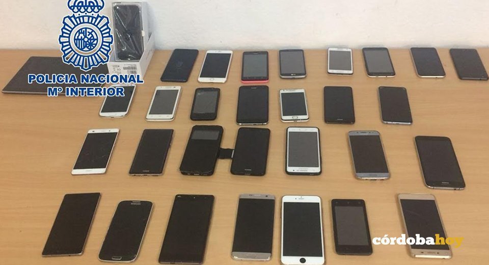 Móviles y tablets recuperados por la Policía Nacional de Córdoba