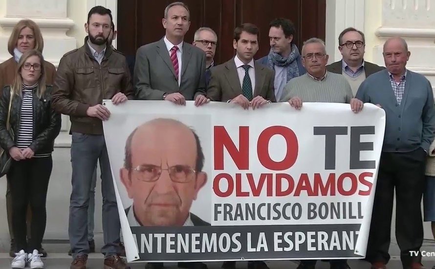 Manifestación en Cabra por la desaparición de Francisco Bonilla, en una imagen recogida de YOUTUBE