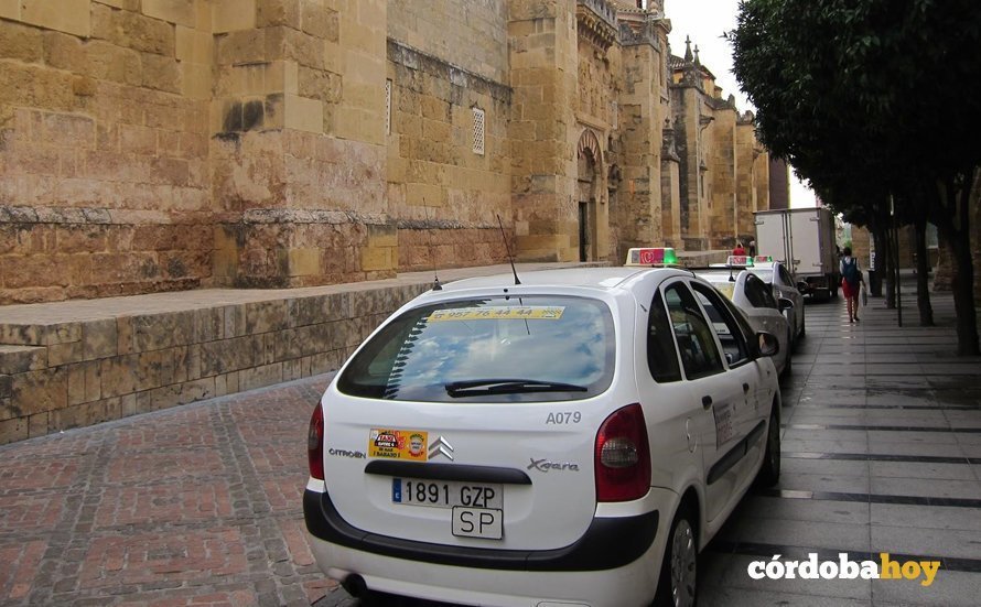 Taxi en la zona de la Mezquita-Catedral