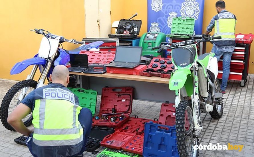 Material recuperado por la Policía Nacional robado en una nave de La Torrecilla