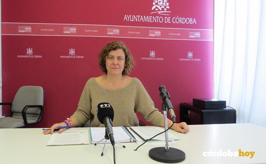 Alba Doblas en la comparecencia sobre Cronista Rey Díaz