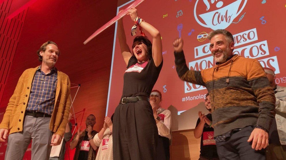 La ganadora del I certamen de monólogos solidarios, Antonia Triviño