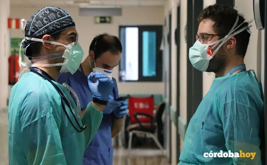 Personal sanitario del Hospital Reina Sofía de Córdoba