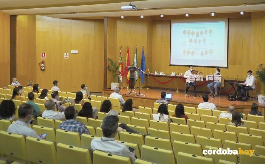 Homenaje a los médicos internos residentes que han terminado su formación en el Área de Gestión Sanitaria Sur de Córdoba