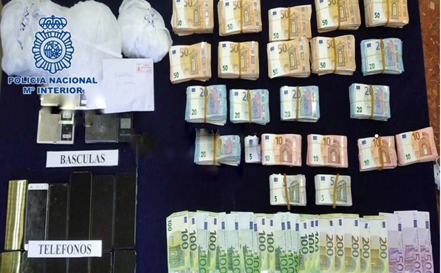 Cocaína y dinero incautado por la Policía Nacional