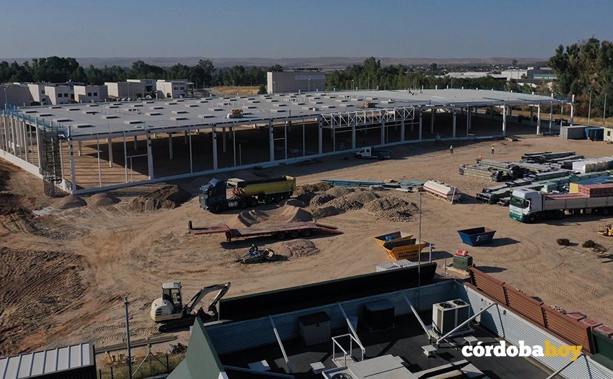 Tercera fase de las obras en el parque comercial Los Patios de Azahara de Córdoba