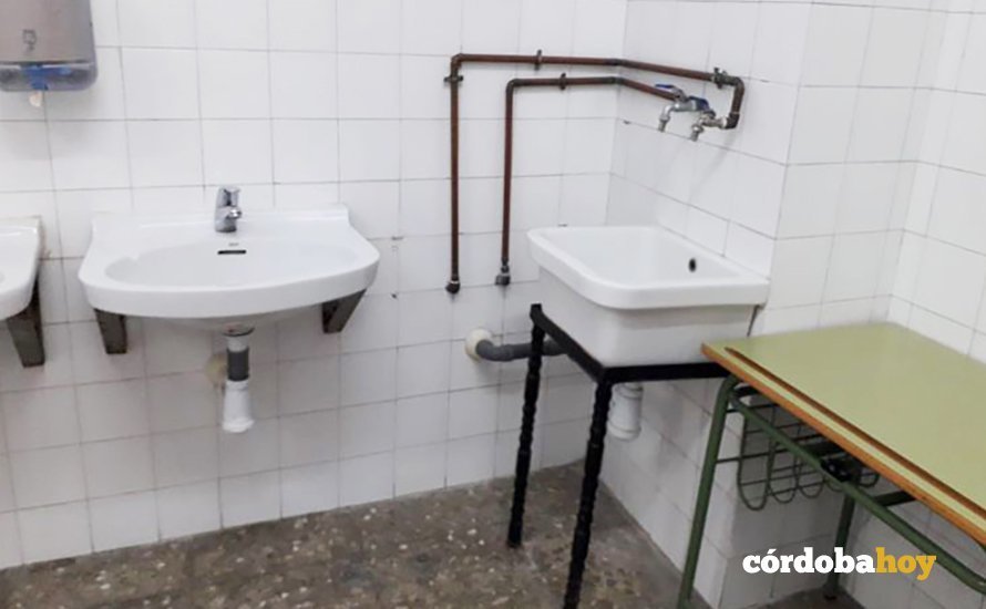 Situación actual de los baños en el CEIP Cervantes de Espejo