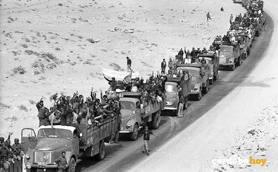 Imagen de la llamada 'Marcha Verde' marroquí en 1975 FOTO ECSAHARAUI