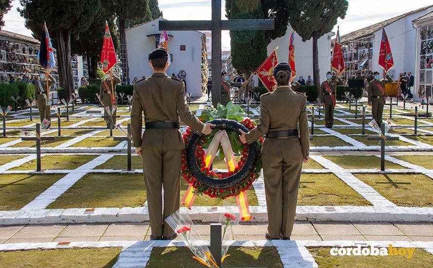 La Brigada 'Guzmán el Bueno' X celebra en el cementerio de San Rafael el Día de los Caídos por la Patria