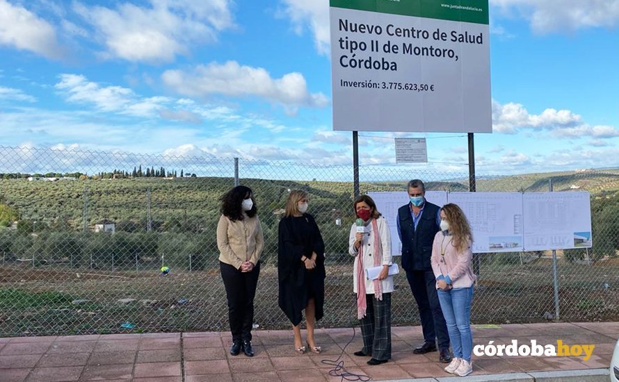María Jesús Botella visita las obras del centro de salud de Montoro