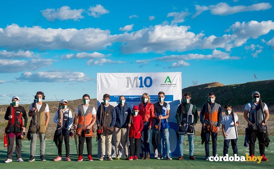Deportistas federados de tiro olímpico comparten jornada con Fátima Gálvez en La Carlota