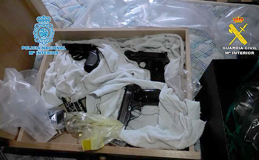 Armas localizadas durante la operación policial