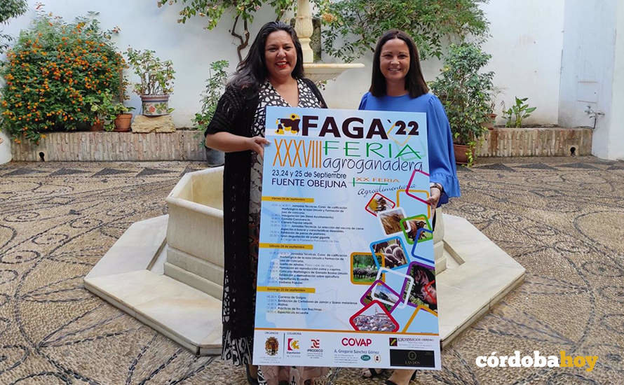 La presidenta de Iprodeco, Dolores Amo, y la alcaldesa de Fuente Obejuna, Silvia Mellado, en la presentación de Faga 2022