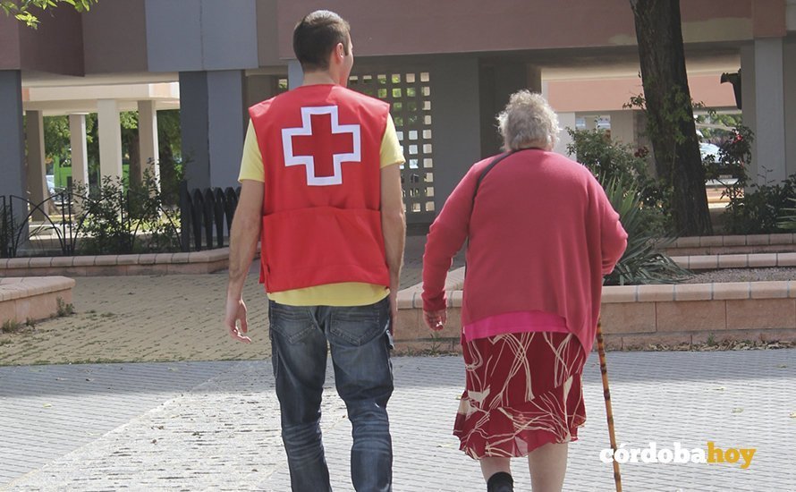 Acompañamiento de Cruz Roja a mayores