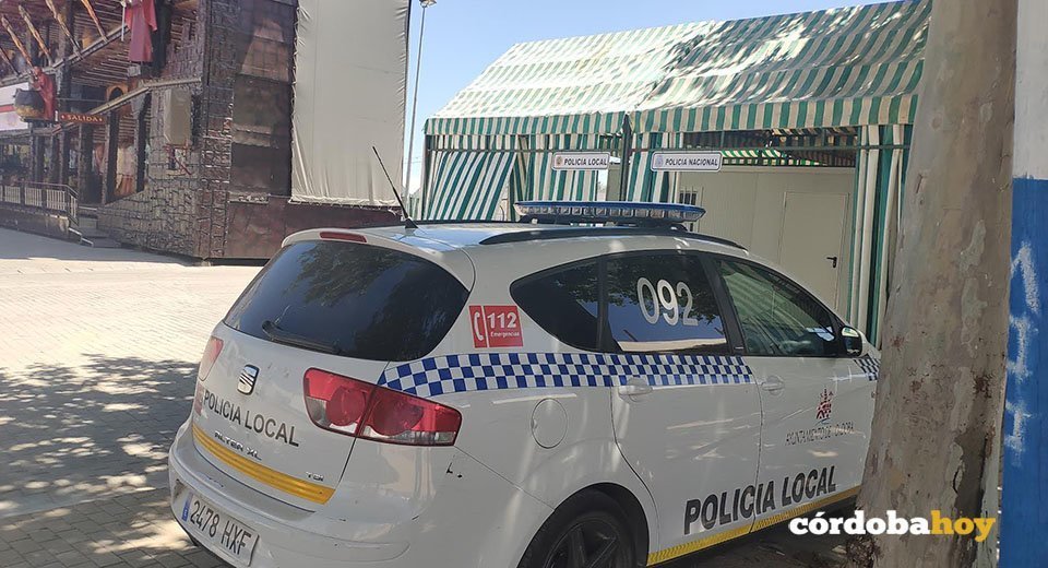Coche de la Policía Local en la Feria de Córdoba