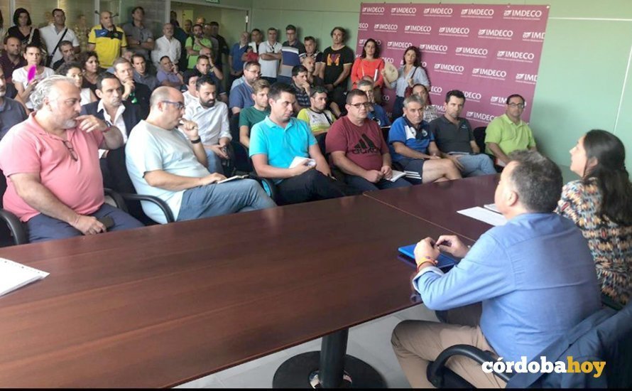 Manuel Torrejimeno mantiene reuniones sobre ayudas atrasadas del Imdeco