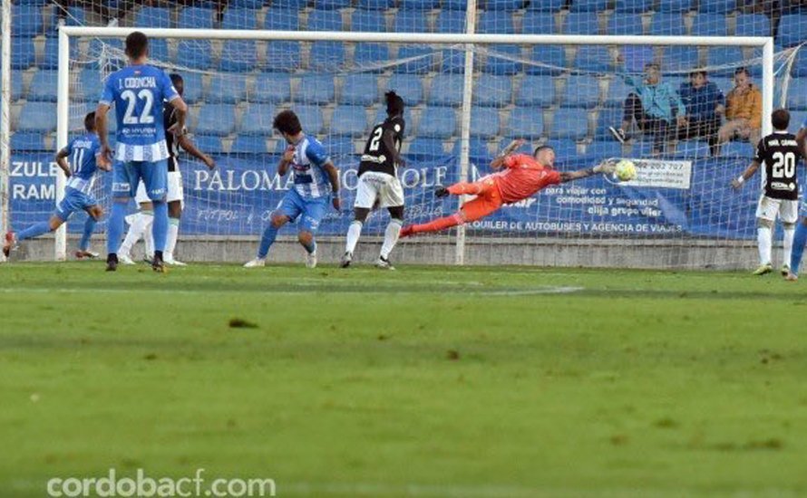 El primer gol que encajó el CCF en la tarde de hoy en una imagen del Córdoba CF