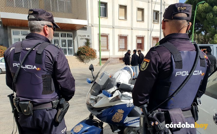 Agentes motorizados de la Policía Nacional de Córdoba