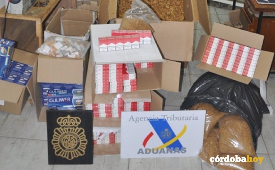 Parte del material incautado por la Policía Nacional y la Agencia Tributaria en Lucena