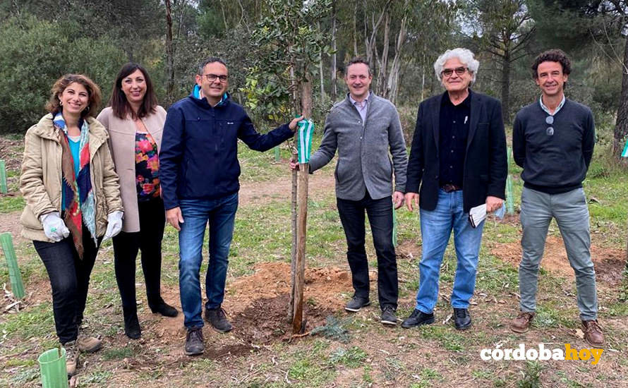 Plantación de árboles en Córdoba con motivo del Día de Andalucía