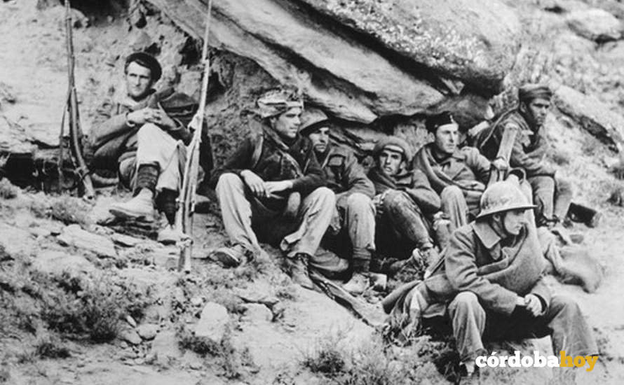Combatientes republicanos en la batalla del Segre de 1938 FOTO ROBERT CAPA